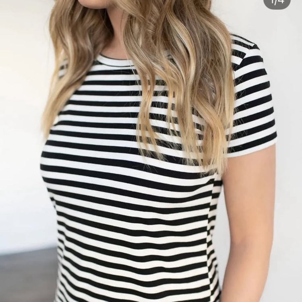 Buttercream Striped Short Sleeve Tee - Black and White S
